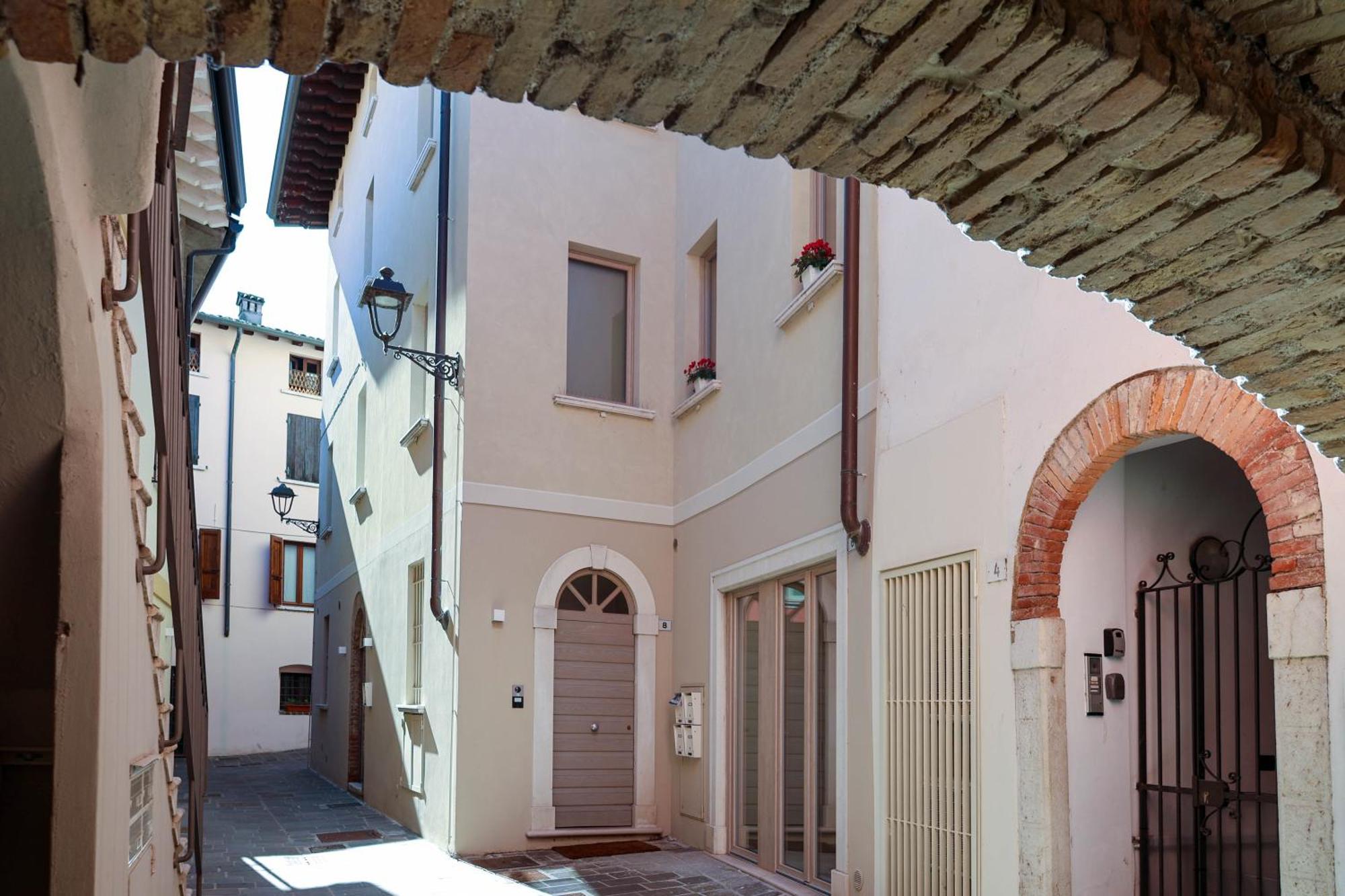 Appartamento Vicolo Dei Signori Desenzano del Garda Esterno foto